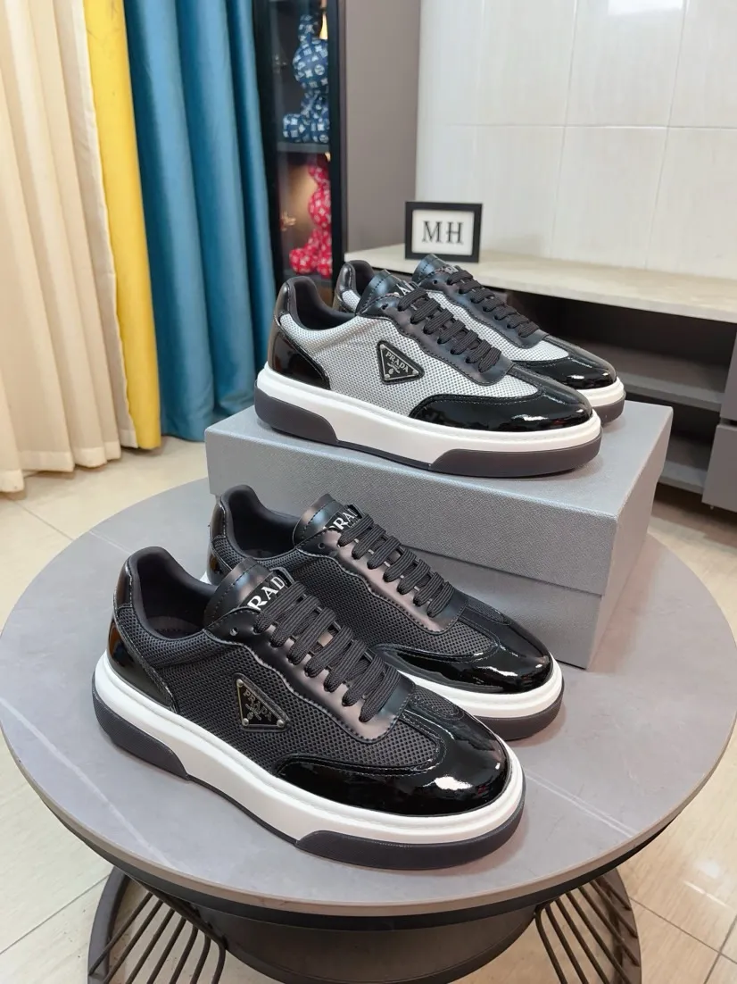 Men's shoes 💰600🌹🌹High-quality new Prada counters are launched simultaneously. The new men's shoes and 😘fabrics are selected from imported mesh and glue-spraying technology. Imported cowhide lining. 👍🏿High-end☄️Open-molded non-slip rubber outsole, exquisite lines, simple and elegant, comfortable and high-end for leisure travel. Code number: 38 to 44
